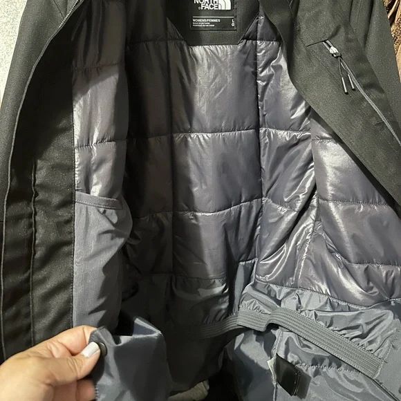 North Face Ski Jacket - NEVER BEEN WORN - Picture 10 of 11